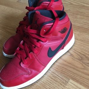 Kids Nike air Jordan’s retro 1 mid